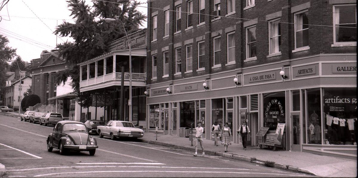 Bars and Buildings of Uptown Athens Tour - Ohio Brew Week